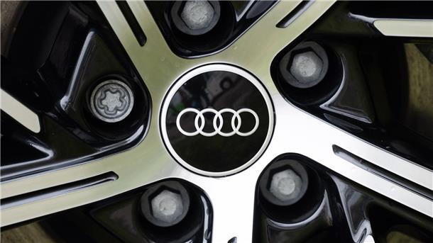 Audi macht gegen BMW und Mercedes Boden gut Laut Audi ist Monat Juni der beste Juni aller Zeiten gewesen.