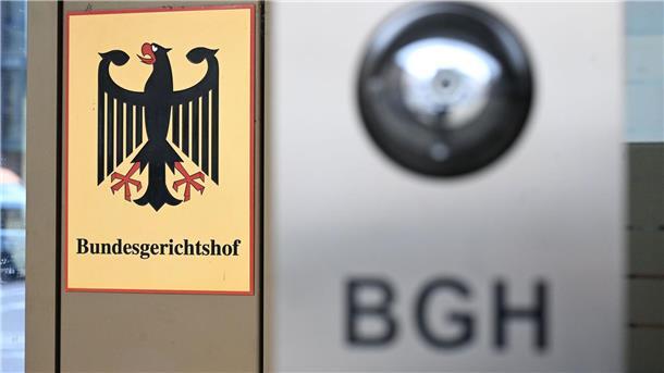 „Reichsbürger“: Über Ex-NVA-Offizier an Militär-Material Laut BGH hatte ein Mitglied der mutmaßlichen „Reichsbürger“-Gruppe Kontakt mit einem ehemaligen Offizier der NVA zwecks Materialbeschaffung.