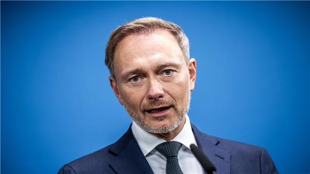 Aus für Energiepreisbremsen bereits zum Jahresende Laut Bundesfinanzminister Christian Lindner ist „nicht davon auszugehen, dass wir Anfang des nächsten Jahres eine Notlage bei Strom, Gas und der ökonomischen Tragfähigkeit haben. Also ist davon auszugehen, dass es keine Begründung für eine Notlage gibt.“