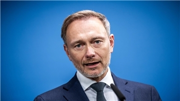 Laut Bundesfinanzminister Christian Lindner ist „nicht davon auszugehen, dass wir Anfang des nächsten Jahres eine Notlage bei Strom, Gas und der ökonomischen Tragfähigkeit haben. Also ist davon auszugehen, dass es keine Begründung für eine Notlage gibt.“