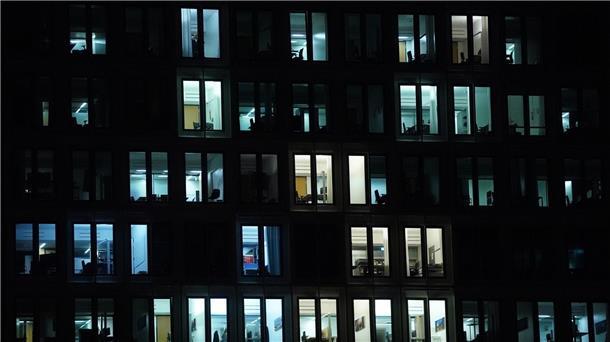 Studie: KI verändert drei Millionen Jobs in Deutschland Laut einer Studie sind Büro-Jobs durch KI starken Veränderungen ausgesetzt.