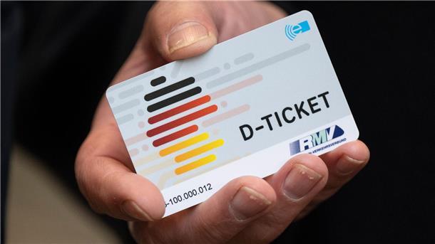 Experte: Deutschlandticket schon jetzt zu teuer Laut Experten ist das Deutschlandticket schon jetzt zu teuer.