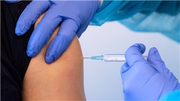 Laut Robert Koch-Institut erkranken in Deutschland im Jahr über 6000 Frauen und rund 1600 Männer an HPV-bedingtem Krebs.