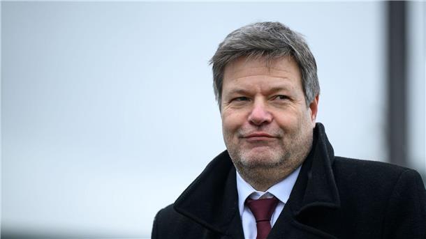 Stromversorgung auch bei früherem Kohleausstieg gesichert Laut Wirtschaftsminister Habeck ist die deutsche Energieversorgung sicher, dass zu allen Stunden des Jahres ausreichend Strom zur Verfügung stehen wird.