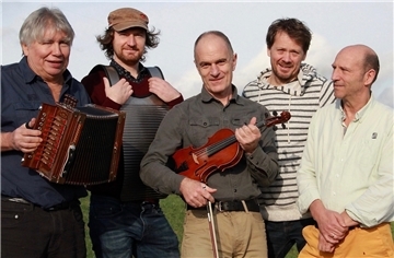 Le Clou wurde 1976 gegründet. Als Pionier in Sachen Cajun-Music etablierte sich die Formation schnell auf der europäischen Konzert- und Festivalszene.