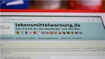 Lebensmittelwarnung: In einem Sesammus sind Salmonellen nachgewiesen worden.