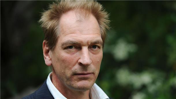 Lebt in der Nähe von Hollywood und ist laut Medienberichten ein begeisterter Bergwanderer: Julian Sands.