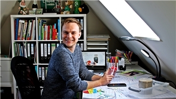 Lehrer Arne Meseke von der Oberschule Langen gibt Tipps, wie das Lernen zu Hause am besten funktionieren kann.