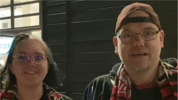 Fischtown in Ekstase: Der Traum vom Titel heizt die Fan-Party an Lena und Sven sind nach dem fünften Halbfinale völlig aus dem Häuschen. Das Finale soll jetzt den Titel bringen.