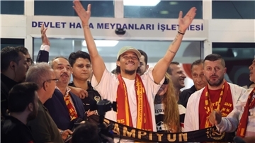 Leroy Sané gastiert mit Galatasaray Istanbul bei Eintracht Frankfurt.