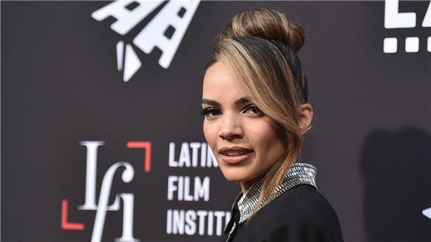 Leslie Grace zeigt Clips von „Batgirl“-Dreharbeiten Leslie Grace beim Los Angeles Latino International Film Festival.
