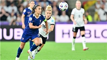 DFB-Frauen ohne Dallmann nach Frankreich Linda Dallmann: Auch kein Einsatz im Rückspiel gegen Frankreich