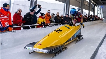 Lisa Buckwitz ist beim Monobob-Rennen in Winterberg auf Rang eins gefahren. 