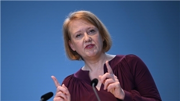 Lisa Paus spricht bei einer Pressekonferenz. (Archivbild)