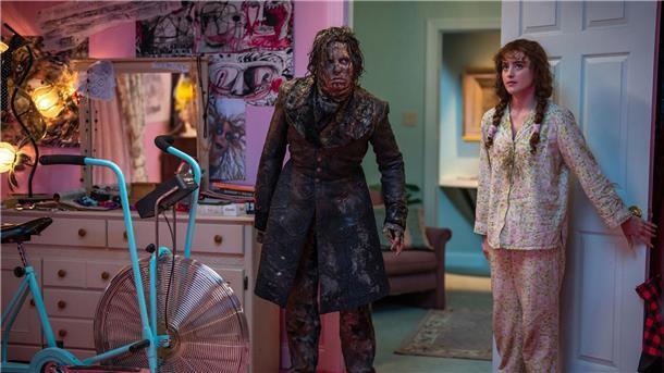 Schräge Schauer-Romanze: „Lisa Frankenstein“ Lisa Swallows (Kathryn Newton) hat einen viktorianischen Junggesellen zum Leben erweckt, der über Leichen geht.