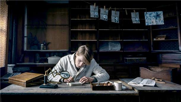 Nach einer wahren Geschichte: „Der Passfälscher“ bei Arte Louis Hofmann als „Passfälscher“ Cioma Schönhaus.