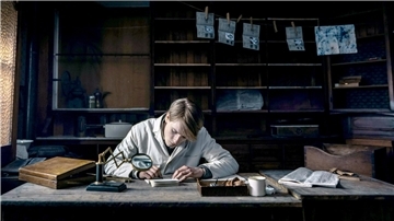 Louis Hofmann als „Passfälscher“ Cioma Schönhaus.