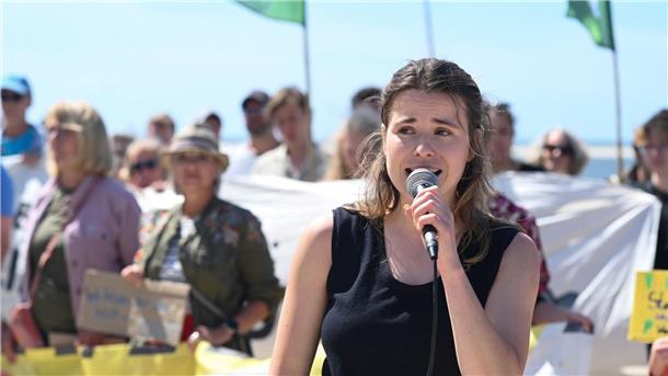 Gas-Proteste - Neubauer sieht Hindernis für Energiewende Luisa Neubauer sagt zu Gas-Bohrungen bei Borkum: „Das ist nicht nur falsch, das ist gefährlich.“ (Archivbild)