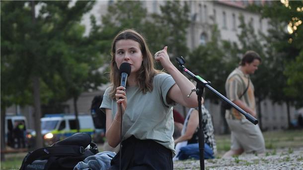 Klimaaktivistin Neubauer fürchtet neue Abhängigkeit von Gas Luisa Neubauer, Sprecherin von Fridays for Future, hält eine neue Gasförderung in der Nordsee vor der Insel Borkum für nicht notwendig. (Archivbild)