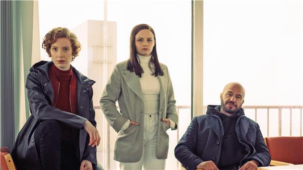 Luise Wolfram (Linda Selb), Jasna Fritzi Bauer (Liv Moormann), Dar Salim (Mads Andersen)