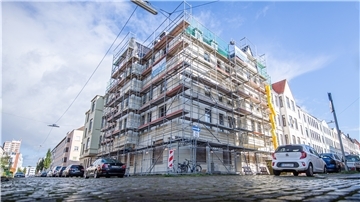 Luther-/Ecke Körnerstraße: Gut zehn Jahre lang stand das einst prächtige Geschäftshaus aus der Ära um 1900 leer und wurde schon als „Schrottimmobilie“ von der Stadt gelistet.
