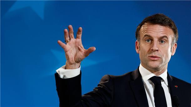 Liberale und Grüne für Abtreibung als EU-Grundrecht Macron hatte erklärt, die Freiheit, einen Schwangerschaftsabbruch vornehmen zu lassen, solle in die Charta der Grundrechte der EU aufgenommen werden.