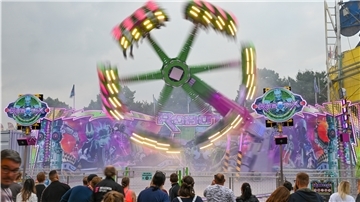 Ein Fahrgeschäft auf dem Freimarkt.