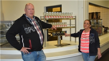 Das Foto zeigt Maik Nitti und seine Partnerin Gudrun Maack. 