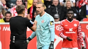 Mainz-Torhüter Robin Zentner muss gegen Mainz mit Rot vom Feld. (Archivfoto)