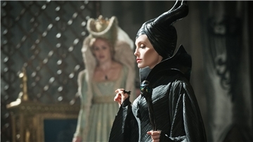 Maleficent (Angelina Jolie) in einer Szene des Fantasyfilms „Maleficent - Die dunkle Fee“.