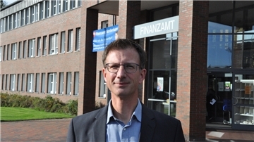 Malte Niewerth ist der neue Vorsteher des Nordenhamer Finanzamts.