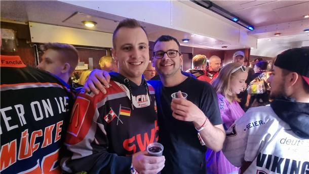 Pinguins-Fans on Tour: Per Sonderzug nach Mannheim - Her mit den Punkten (Update 28) Fans der Pinguins