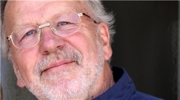 „Man müsste noch mal 20 sein …“: Michael Schwekendiek spricht beim Gemeindenachmittag in Rhade.