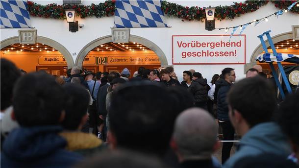 6,5 Millionen Besucher auf „Achterbahn-Wiesn“ Manche Gäste standen beim Oktoberfest vor verschlossenen Türen.