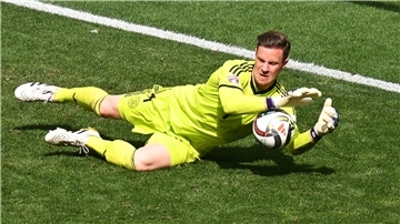 Marc-André ter Stegen in Aktion gegen Frankreich.