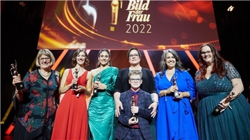 Marga Flader (l-r), Katharina Bach, Shahrzad Enderle, Kerstin Held, Günes Seyfarth und Jasmin Thamer.