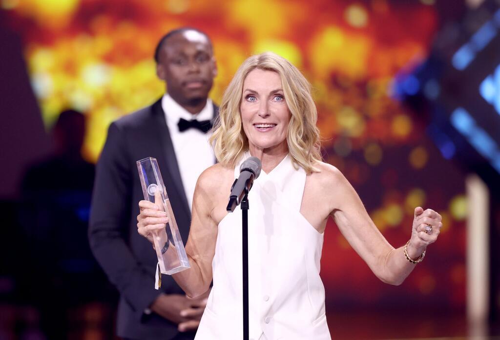 Maria Furtwängler freut sich über den Fernsehrpeis.