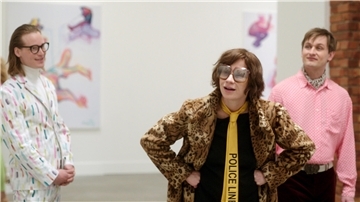 Maria Lassnig ging mit ihrer Kunst an die Grenzen. Auch die Schauspielerin Birgit Minichmayr geht in dem Film „Mit einem Tiger schlafen“ an die Grenzen.