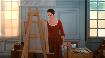 Marianne malt ein Porträt von Heloise in dieser Szene des Films „Porträt einer jungen Frau in Flammen“.