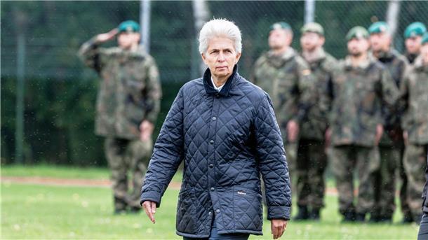 Strack-Zimmermann will 900.000 Reservisten aktivieren Marie-Agnes Strack-Zimmermann warnt davor, die Folgen der russischen Aufrüstungspolitik zu unterschätzen.