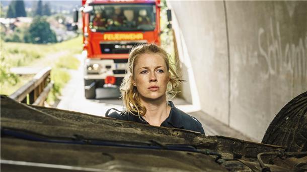 Marie (Christine Eixenberger) in einer Szene aus „Marie fängt Feuer“,