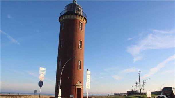 Maritimes Wahrzeichen: Der "Hamburger Leuchtturm" steht seit 1805 an der Elbmündung, ist ein Cuxhavener Wahrzeichen und eine der besonderen Gästequartiere.