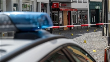 Markierungstafeln der Spurensicherung am Tatort in Wittlich.