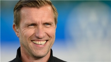 Markus Krösche deutet eine baldige Entscheidung über die Zukunft von Mario Götze an.