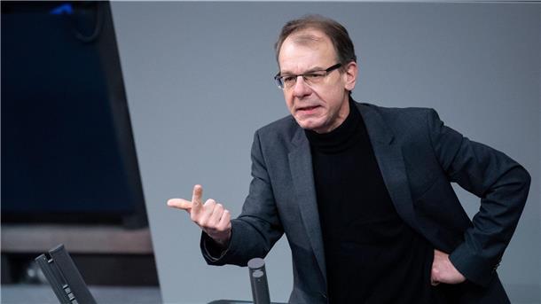 Markus Kurth verweist darauf, dass es attraktive monetäre Anreize für ältere Erwerbstätige gibt.