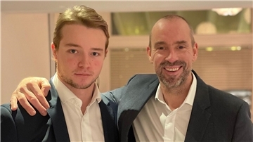 Markus Vikingstad mit seinem Vater Tore - eine Name, der im deutschen Eishockey für Erfolg steht.