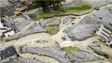Massive Gewitter und Regenfälle führten in der Schweiz zu einer Überschwemmungssituation mit großflächigen Erdrutschen.