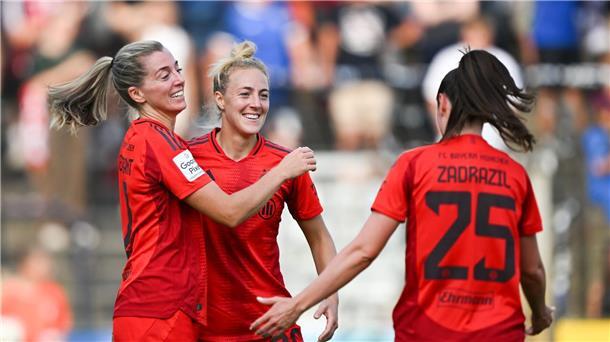 FC Bayern müht sich zum Auftaktsieg in Potsdam Matchwinnerin Sembrandt (l) führte den FC Bayern mit zwei Toren zum Auftaktsieg.