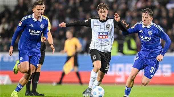 0:0 in Ulm: Schalke holt ersten Punkt unter van Wonderen Maurice Krattenmacher war Ulms auffälligster Spieler.