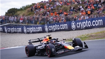 Max Verstappen auf der Strecke.